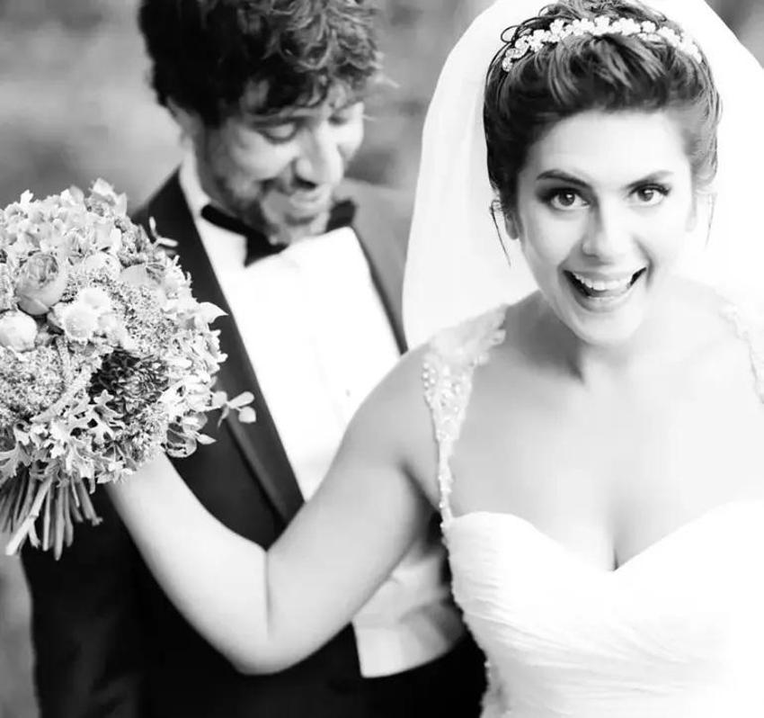 Bir yıllık aşkta mutlu son! Karadağ'da evlendiler...