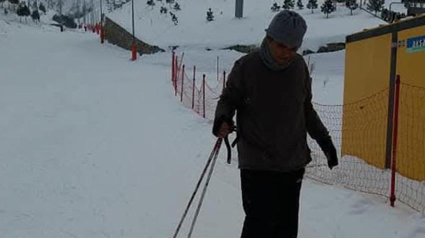 İzmir'de kayak sporcusunun antrenmanı 'düşük bütçeli kış tatili' diye paylaşılmıştı! Olayın arkasında duygulandıran bir hikaye ortaya çıktı