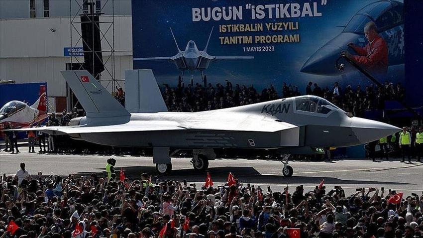 KAAN Yunanistan'da panik yarattı: Türkiye 5. nesil savaş uçağı üretirken biz vida bile üretemiyoruz