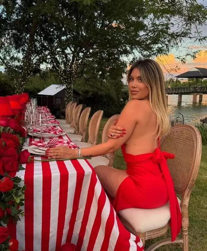Wanda Nara sınırları zorladı! Havuz başında iddialı yeni yıl pozuna yorum yağdı 