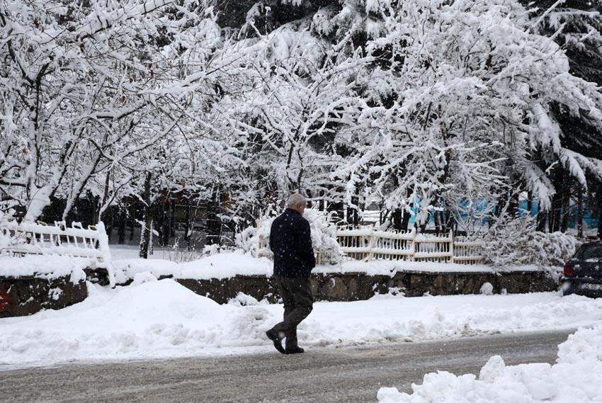 Lapa lapa kar yağışı, kuvvetli fırtına ve sağanak yağış geliyor! Meteoroloji çığ düşmesi ve buzlanmaya karşı uyardı