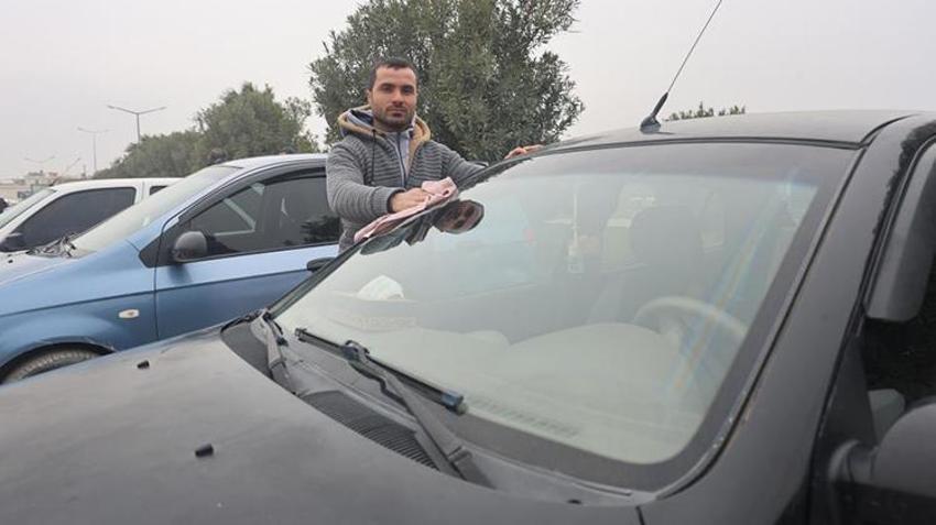 Suriyeliler araba pazarlarına akın etti! Araçlarını düşük fiyattan satıyorlar