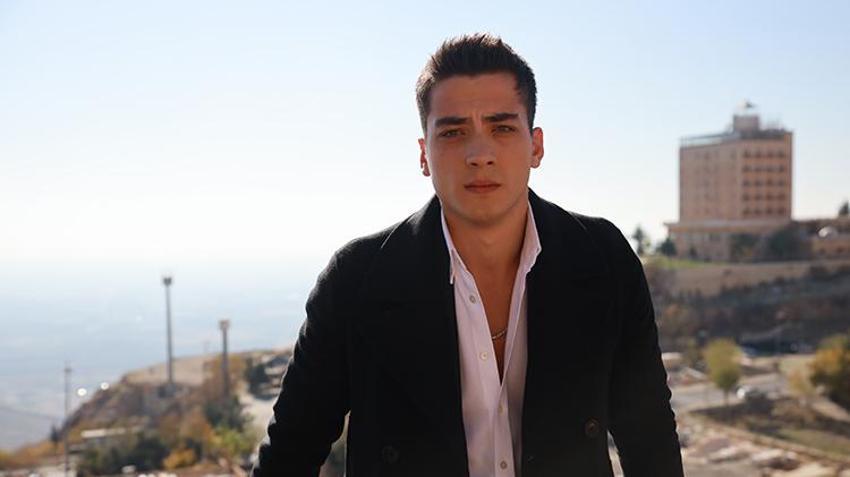 Uzak Şehir oyuncularından yeni yıl mesajı! 'Mesafeler 'uzak' olsa da kalplerimiz bir'