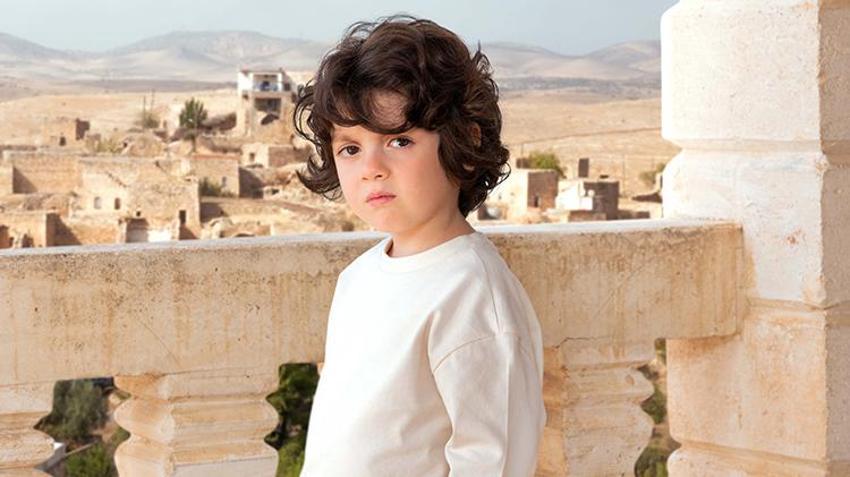 Uzak Şehir oyuncularından yeni yıl mesajı! 'Mesafeler 'uzak' olsa da kalplerimiz bir'