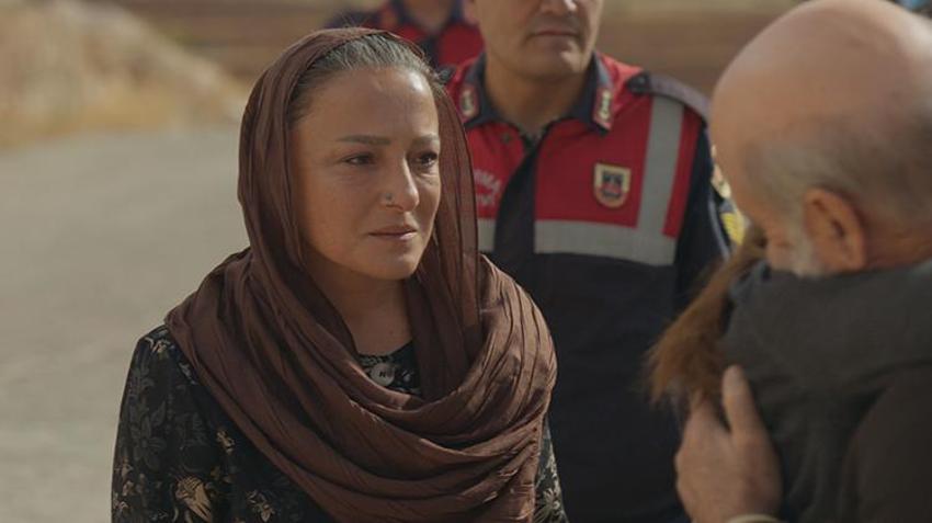 Uzak Şehir oyuncularından yeni yıl mesajı! 'Mesafeler 'uzak' olsa da kalplerimiz bir'