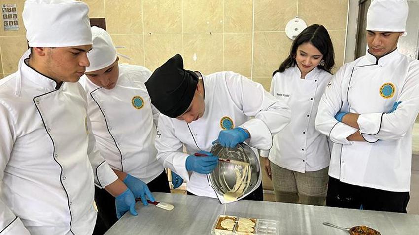 Nevşehir'de liseli öğrenciler coğrafi işaretli ürünlerle 'Kapadokya çikolatası' üretti