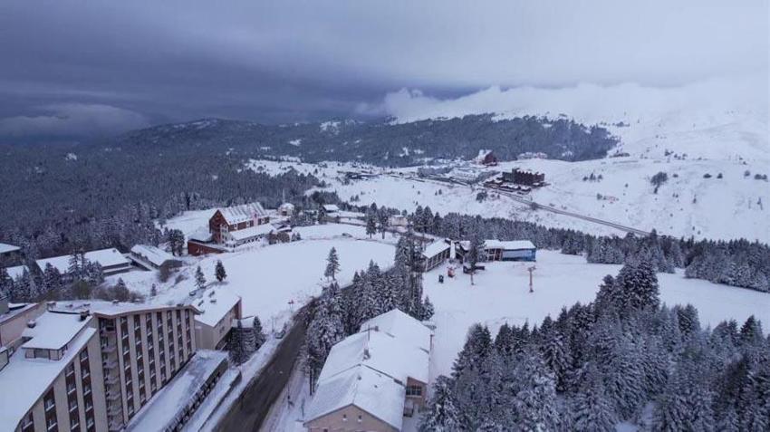 Lapa lapa kar, sağanak yağış ve kuvvetli fırtına! Yeni yılın ilk gününde havalar nasıl olacak? Meteoroloji son hava tahmin raporunu yayınladı