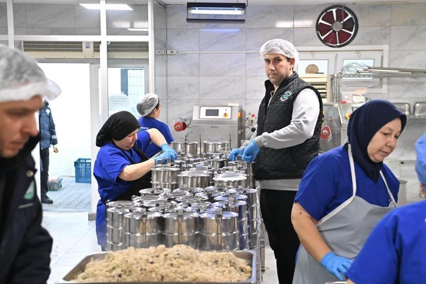 Tekirdağ'da yeni yıla sıcak başlangıç: Yılbaşında ihtiyaç sahiplerine özel menü