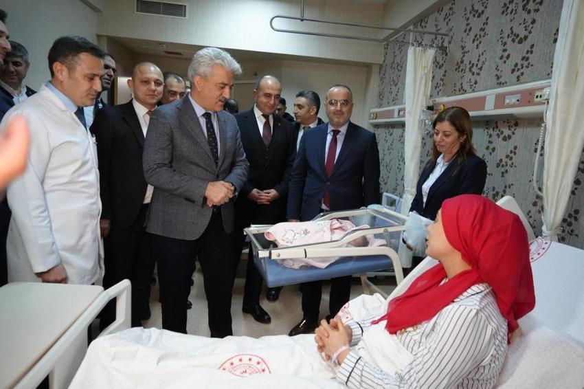 2024 yılının son bebekleri Kırıkkale'de doğdu! Aileler yeni yıla bebek sevinciyle girdi