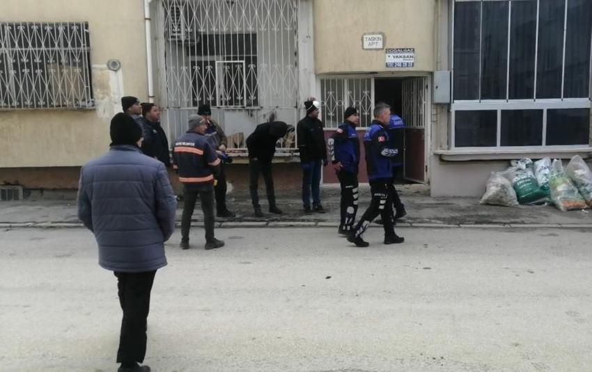 “Evsiz” sandılar, iki dairesi çıktı! Sosyal medyanın “evsiz” kahramanı, üçüncü kez temizlenen çöp evin de sahibi çıktı