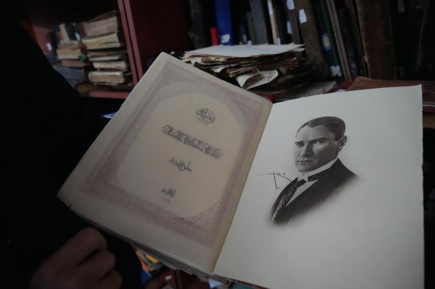 Samsun'da 50 yıldır toplanan el yazması kitaplar müzayede ile ehil insanlarla buluşturulacak