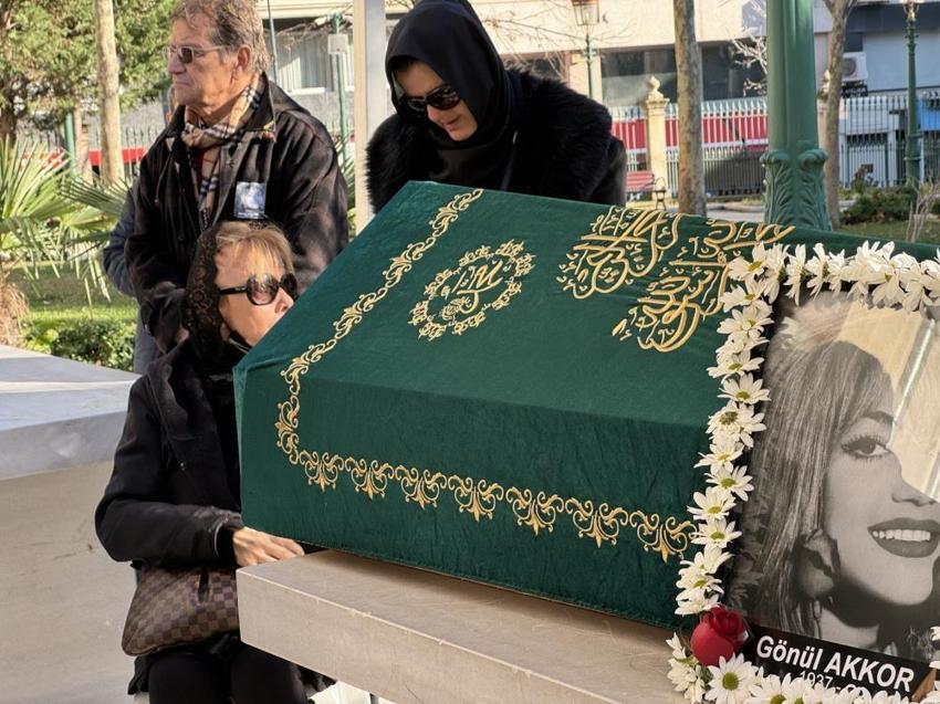 Türk sanat müziği sanatçısı Gönül Akkor son yolculuğuna uğurlandı