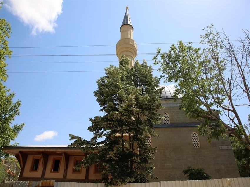 5 asırlık cami yarın ibadete açılacak!
