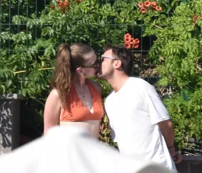 Mehmet Ali Erbil'e çok ağır laflar! 40 yaş küçük sevgilisinden ayrıldı