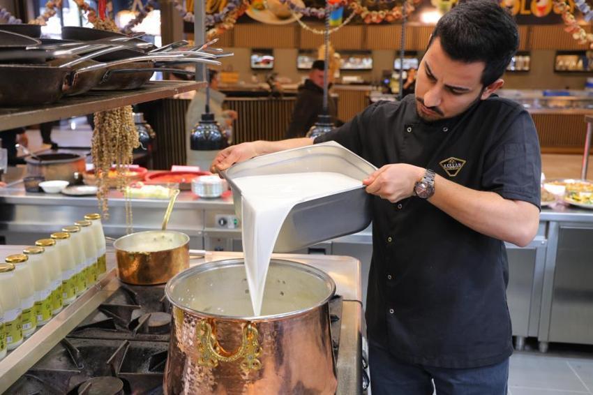 Kış mevsiminin geleneksel içeceği salep soğuk havalarda içleri ısıtıyor