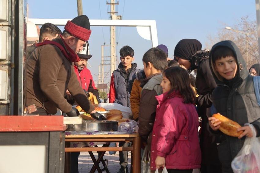Şivlilik diye seslenen her çocuk nasibini alıyor! Konya'da Üç Aylar yüzlerce yıllık gelenekle başladı
