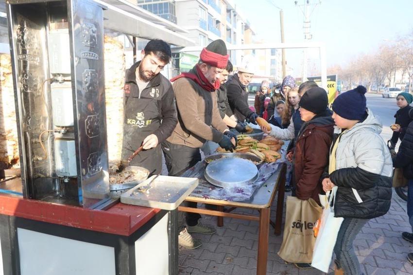 Şivlilik diye seslenen her çocuk nasibini alıyor! Konya'da Üç Aylar yüzlerce yıllık gelenekle başladı