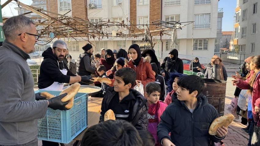 Şivlilik diye seslenen her çocuk nasibini alıyor! Konya'da Üç Aylar yüzlerce yıllık gelenekle başladı