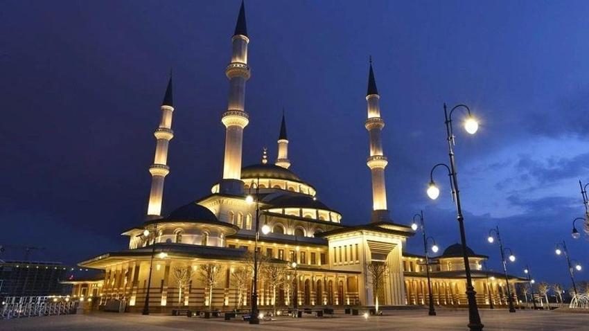 Anneye, babaya Regaip Kandil mesajları: Ölen anneye duygusal Regaip mesajları
