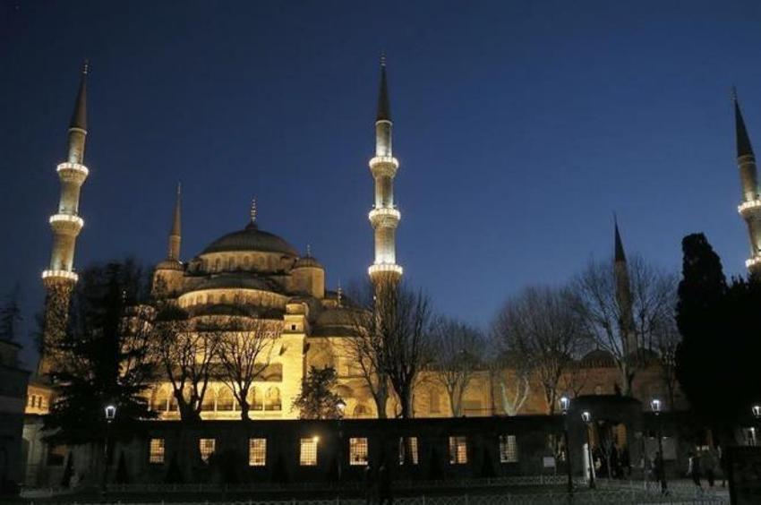 12 rekat Regaip Kandil namazı saat kaçta kılınır? Nasıl niyet edilir? Regaip namazı kaç rekattır?