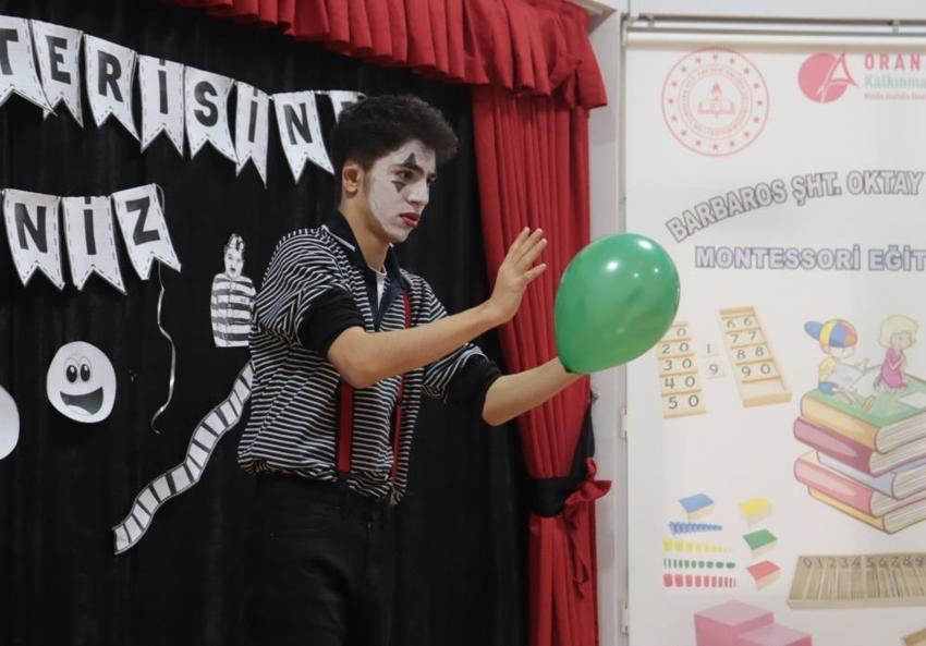 Sessizliğin içinde 'sözsüz' sanat: Engelli Halit hem moral buluyor hem eğlendiriyor