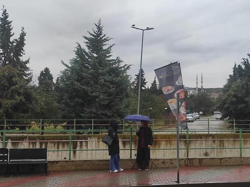 Meteoroloji son hava durumu raporu ile illeri sağanak yağış, buzlanma, sis, don ve çığ tehlikesine karşı uyardı