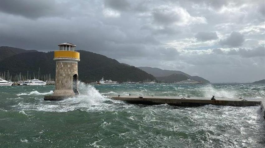 Meteoroloji son hava durumu raporu ile illeri sağanak yağış, buzlanma, sis, don ve çığ tehlikesine karşı uyardı