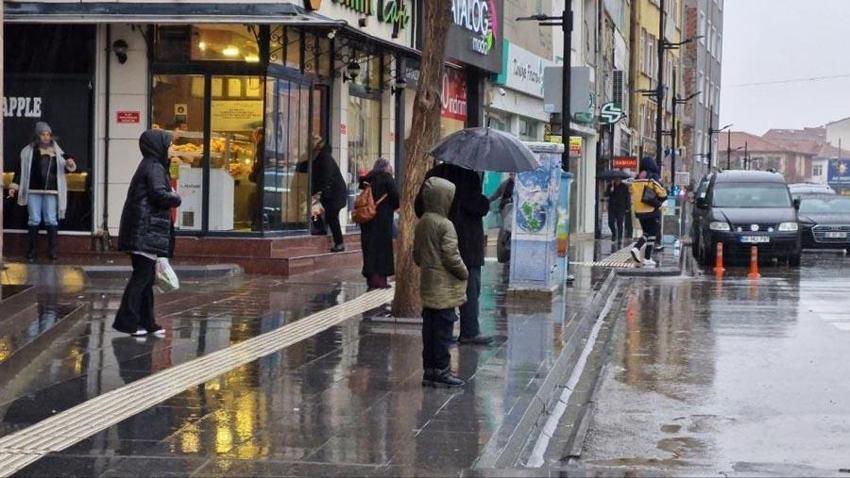 Meteoroloji son hava durumu raporu ile illeri sağanak yağış, buzlanma, sis, don ve çığ tehlikesine karşı uyardı