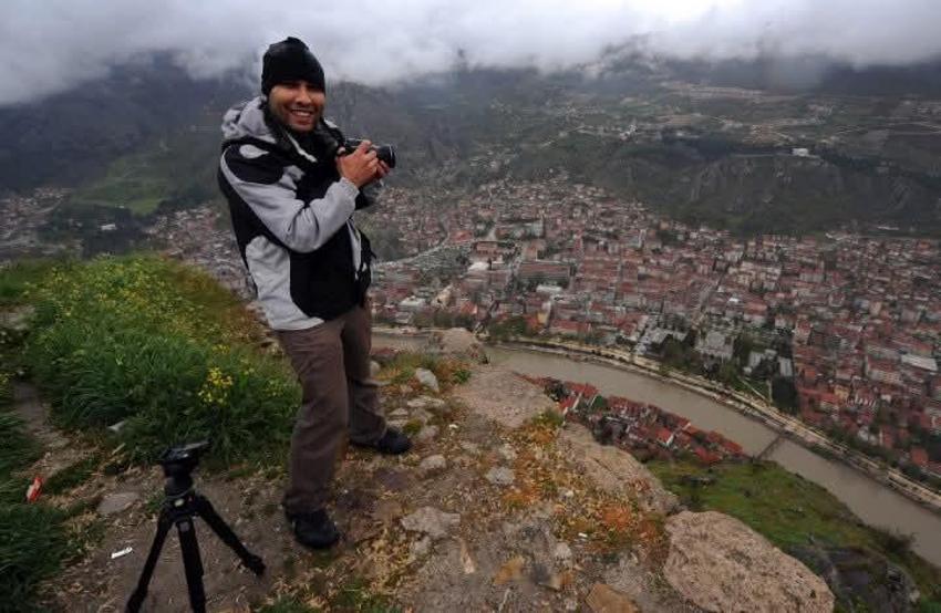 Hastane koridorları sanat galerisine döndü: Amatör olarak başladığı fotoğrafçılıkta uluslararası ödüllü sanatçı oldu