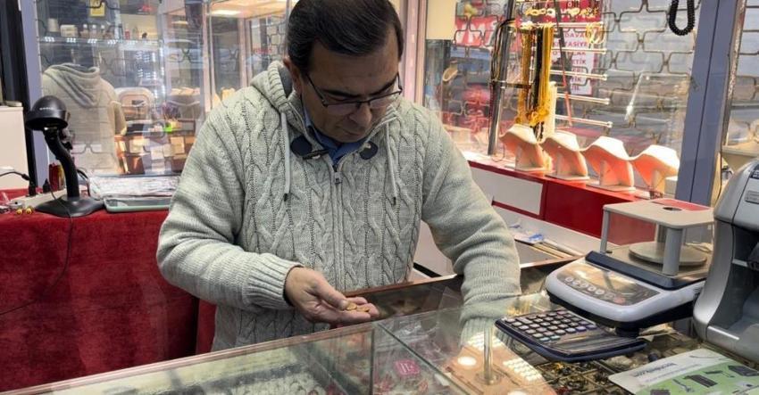 Bursa'da trajikomik soygun girişimi: Oyuncak silahla soyguna kalkıştı, kaptırdığı silahla dayak yedi