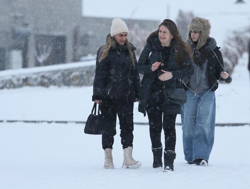 Lapa lapa kar yağışları yurdu etkisi altına alacak! Uzman isim İstanbul için tarih verdi: Yoğun kar yağışı etkili olacak
