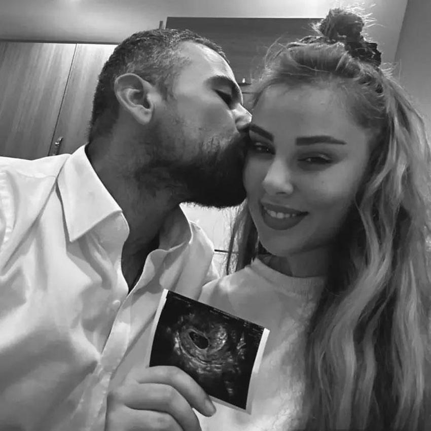 Ferdi Tayfur'a son veda bugün: Eski eşi Necla Nazır evinde taziyeleri kabul etti, kızı Tuğçe Tayfur gözyaşlarına boğuldu