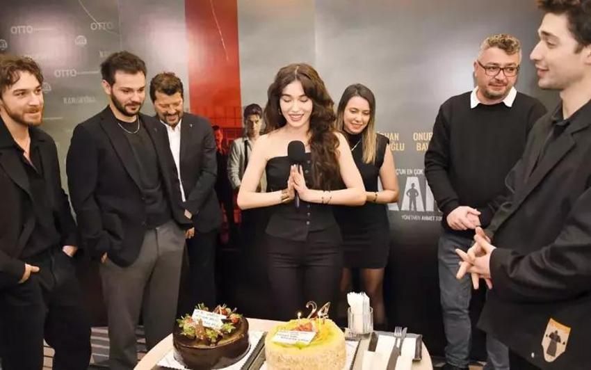 Bülent Şakrak, 22 yaş küçük sevgilisine gelen eleştirileri tüye aldı: 'İnsan bilir ne yaşadığını'