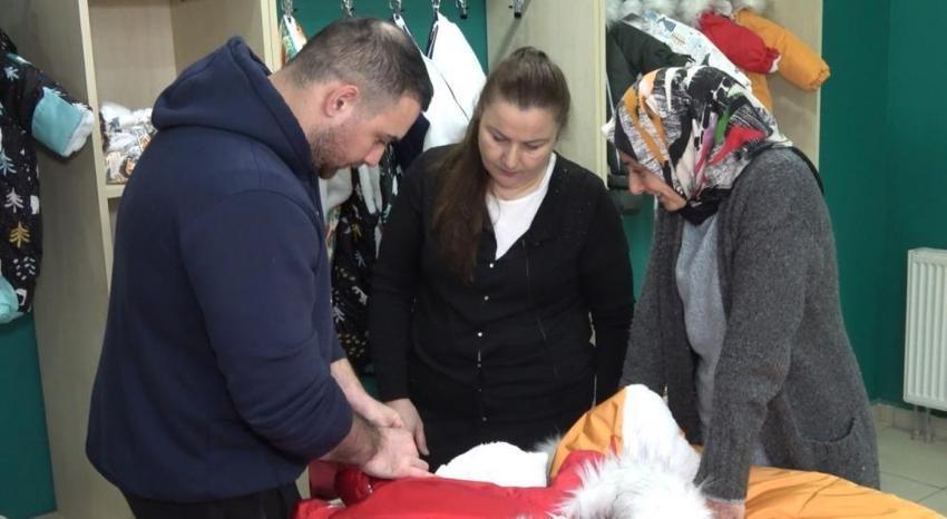 Torunu için kar tulumu dikti, hayatı değişti: Evde dikmeye başladı, Rusya pazarına açıldı