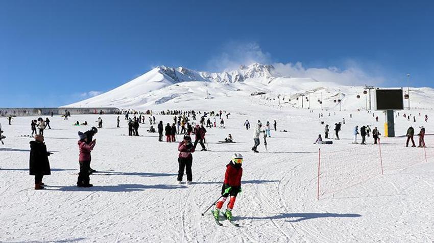 Erciyes'te sömestr yoğunluğu! Rezervasyonlar yüzde 80'e ulaştı