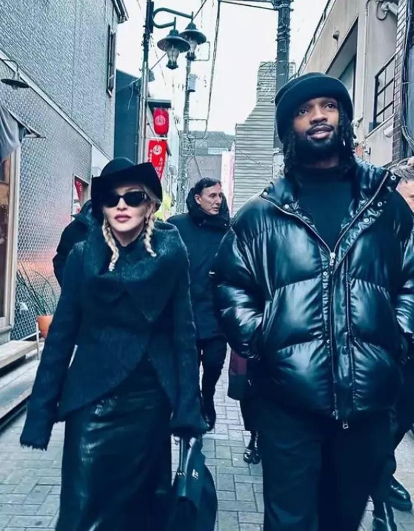 Aralarındaki yaş farkı dikkat çekti! Dünyaca ünlü yıldızdan pırlanta paylaşımı