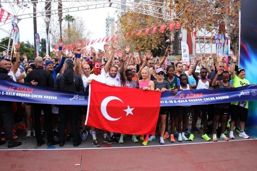 Tarihi koşuya tarihi katılım: Olimpiyat şampiyonu da oradaydı