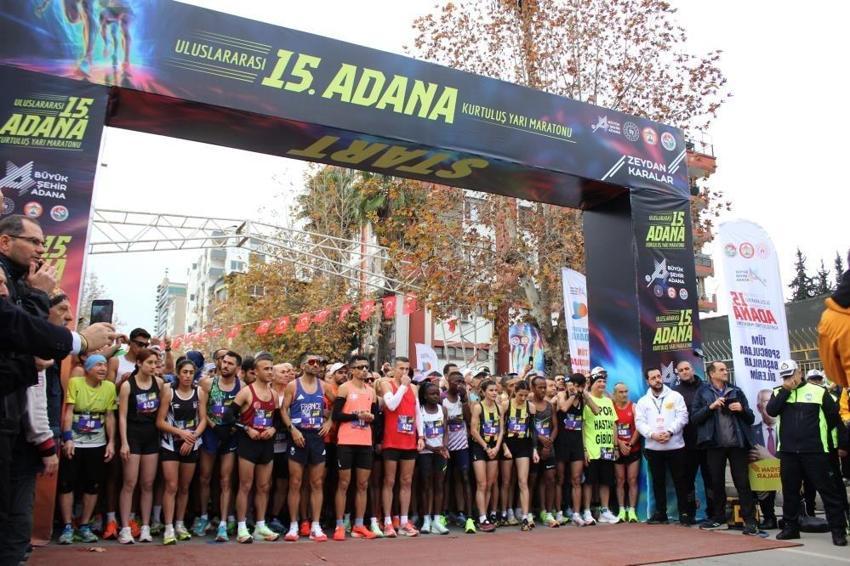 Tarihi koşuya tarihi katılım: Olimpiyat şampiyonu da oradaydı