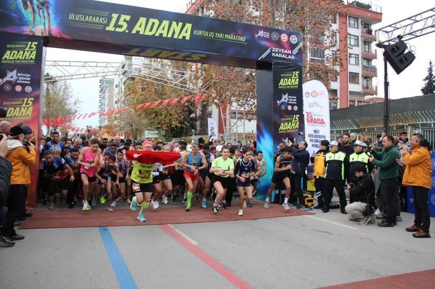 Tarihi koşuya tarihi katılım: Olimpiyat şampiyonu da oradaydı