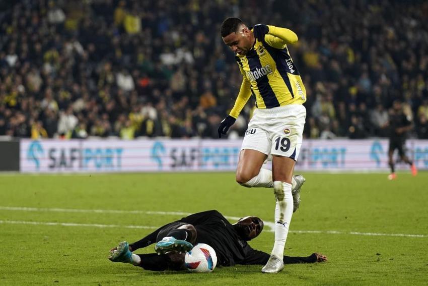 Fenerbahçe, Hatayspor'u mağlup etti! Farkın daha fazla açılmasına izin vermedi