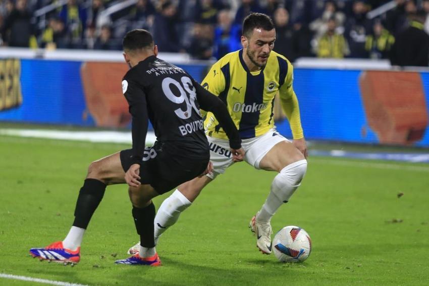 Osayi-Samuel-Mert Müldür değişikliği sonrası çıldırdı: En-Nesyri kötüsün, Mert Hakan'a ne oluyor