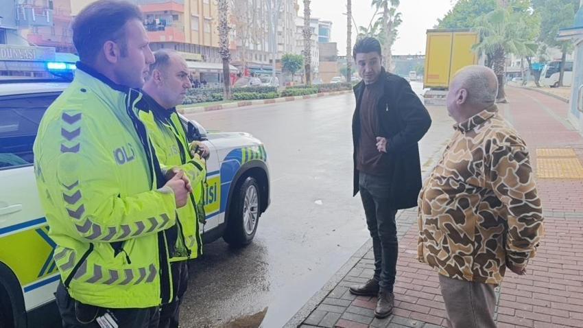 Polisin ısrarı fayda etmedi: Kaza yerini bırakıp bankamatiğe koştular
