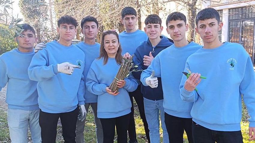 Mardin'den İtalya'ya uzanan eğitim yolu! Derikli lise öğrencileri Bologna'da zeytincilik eğitimi alıyor