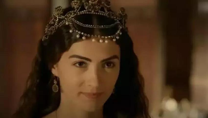 Burcu Özberk kilosunu açıkladı! Sadece diş estetiği var