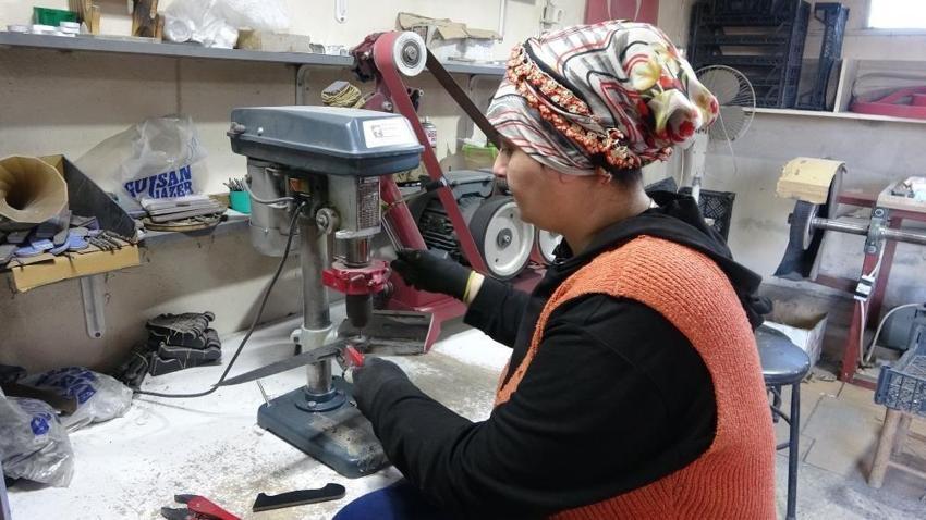 Eşine yemek getirdiği atölyede çırak oldu! 