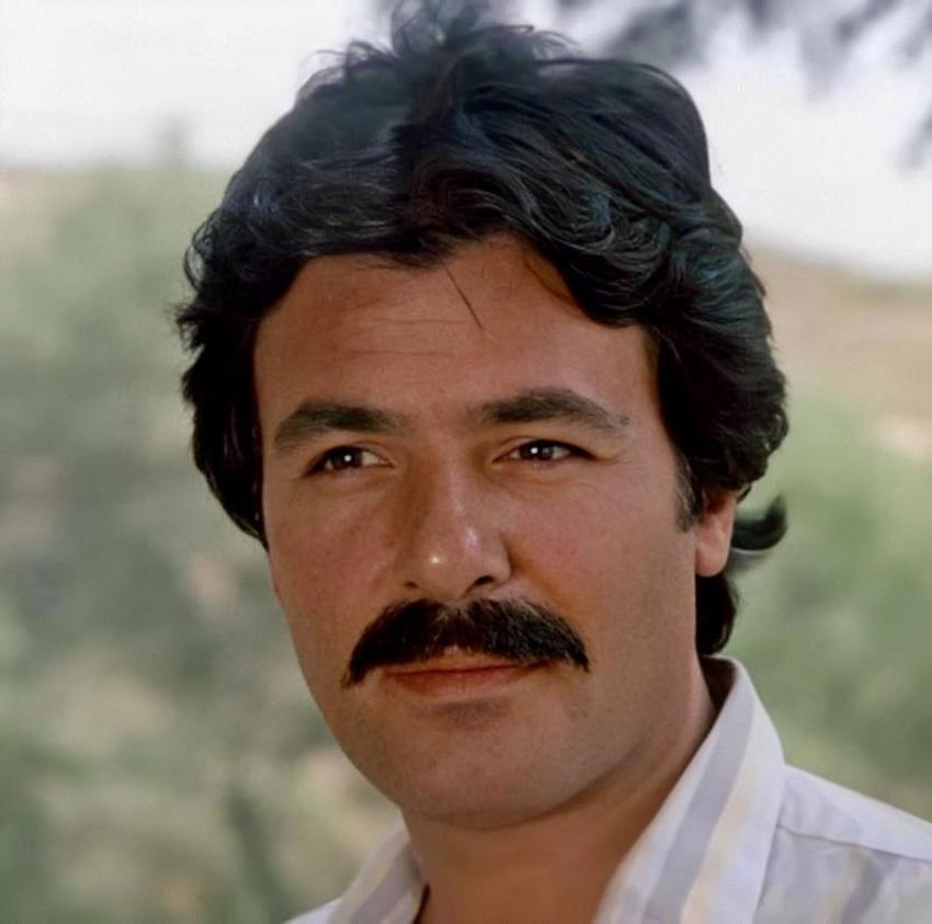 Ferdi Tayfur'un Adana'da çocukluğunun geçtiği mahallede helva dağıtıldı