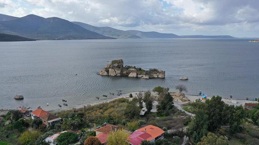 Muğla'da Herakleia Antik Kenti'ndeki kazılarda eserlerin üzerinde pati izlerine rastlandı