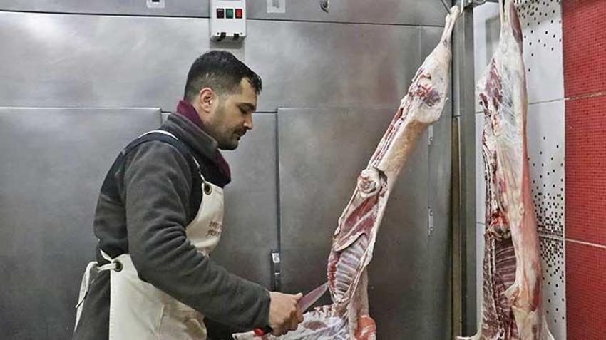 İstediği bölüme atanamayınca aile işinin başına geçti: Diyarbakır'ın 'Kasap Abla'sı oldu