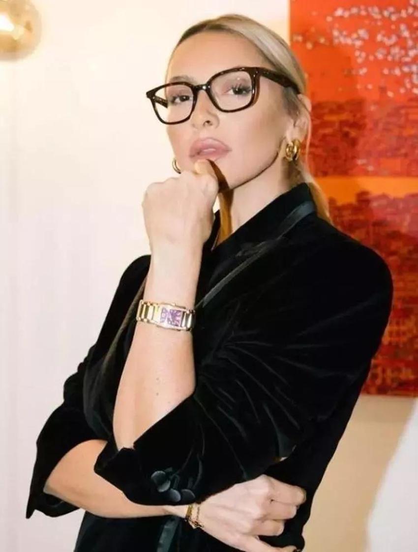 Hadise'nin ayna pozu sosyal medyada bomba etkisi yarattı!