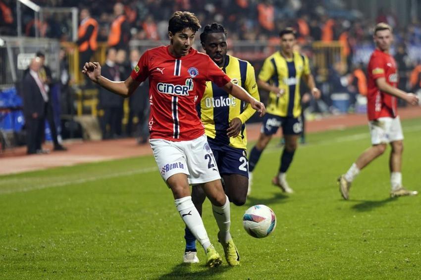 Osayi-Samuel'in keyfi kaçmış! Szymanski, Amrabat'ı eleştirip Cengiz Ünder'i gömdü: Aklı sahada değil